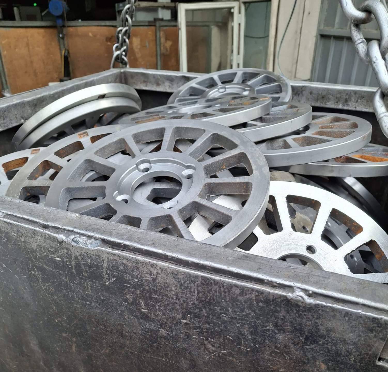 Production de Plaques en Acier pour Machines de Projection de Béton